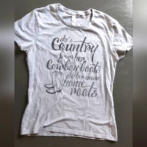 Women's T shirt with Jason Aldean lyrics